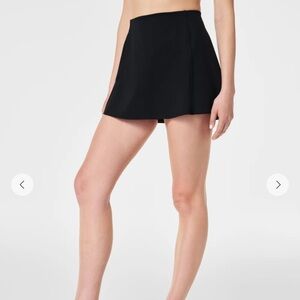 SPANXshape™ Get Moving
Core Luxe Skort 2X